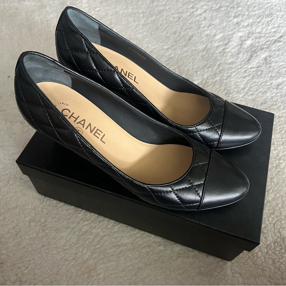 CHANEL Lambskin Patent Calfskin Quilted Pumps